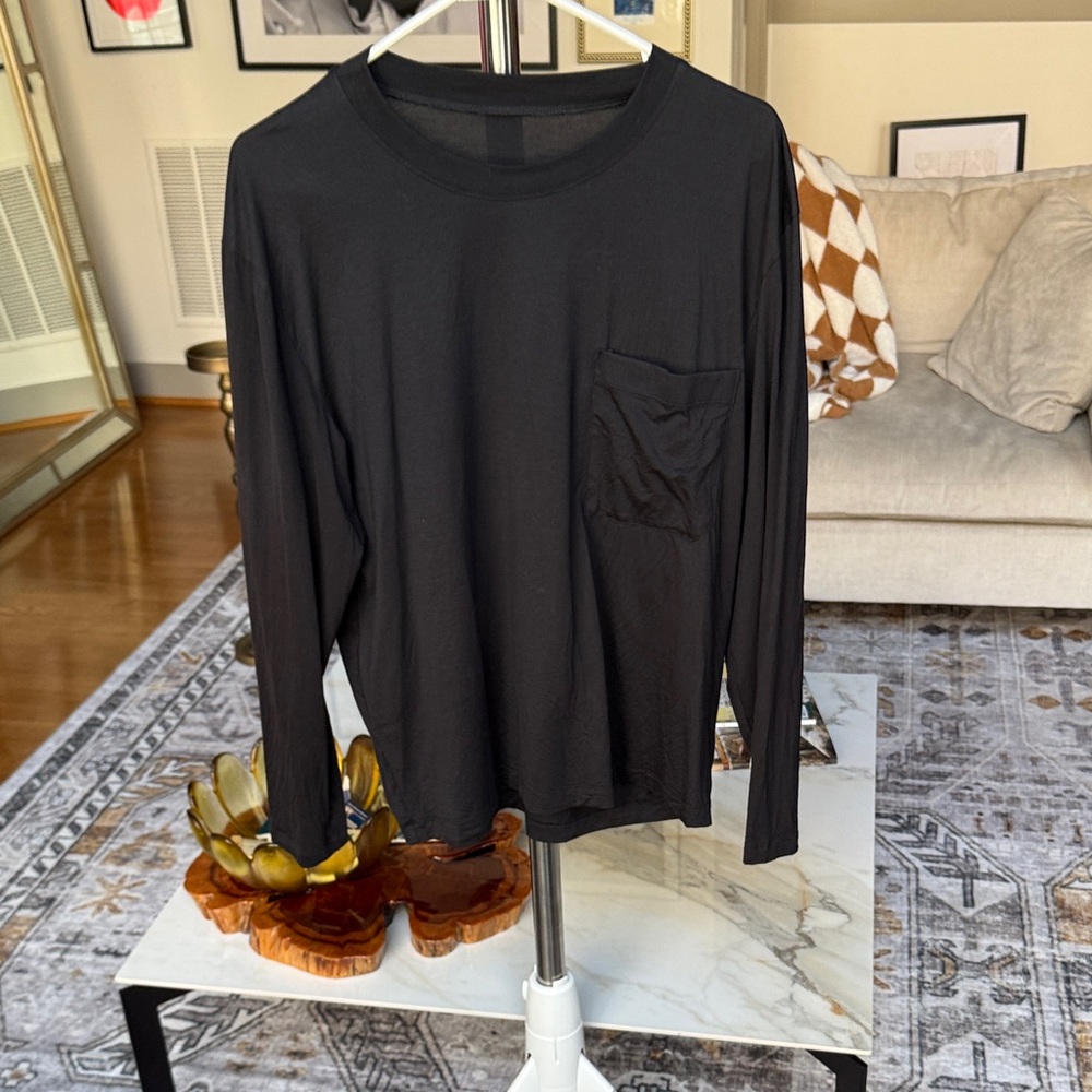 Lululemon Cotton blend longsleeve pocket tee